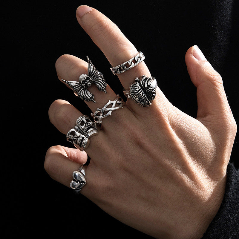 Exaggerated Exaggerated Ring Heart-shaped