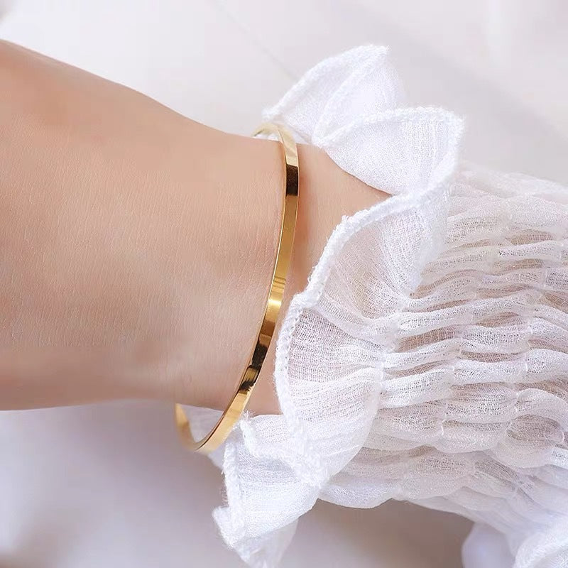 Titanium Steel Non-fading Polished Circular Bracelet