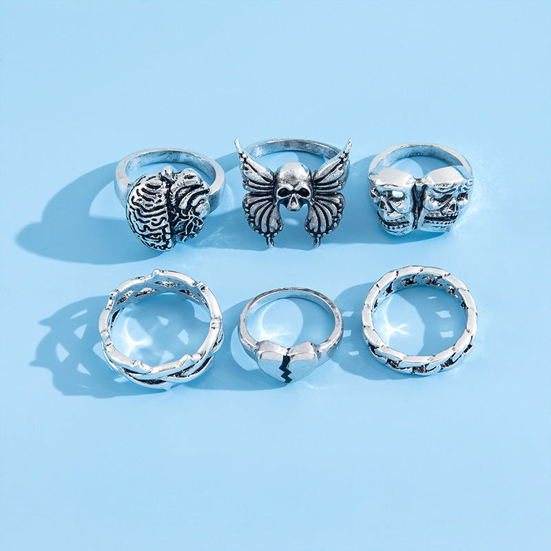 Exaggerated Exaggerated Ring Heart-shaped