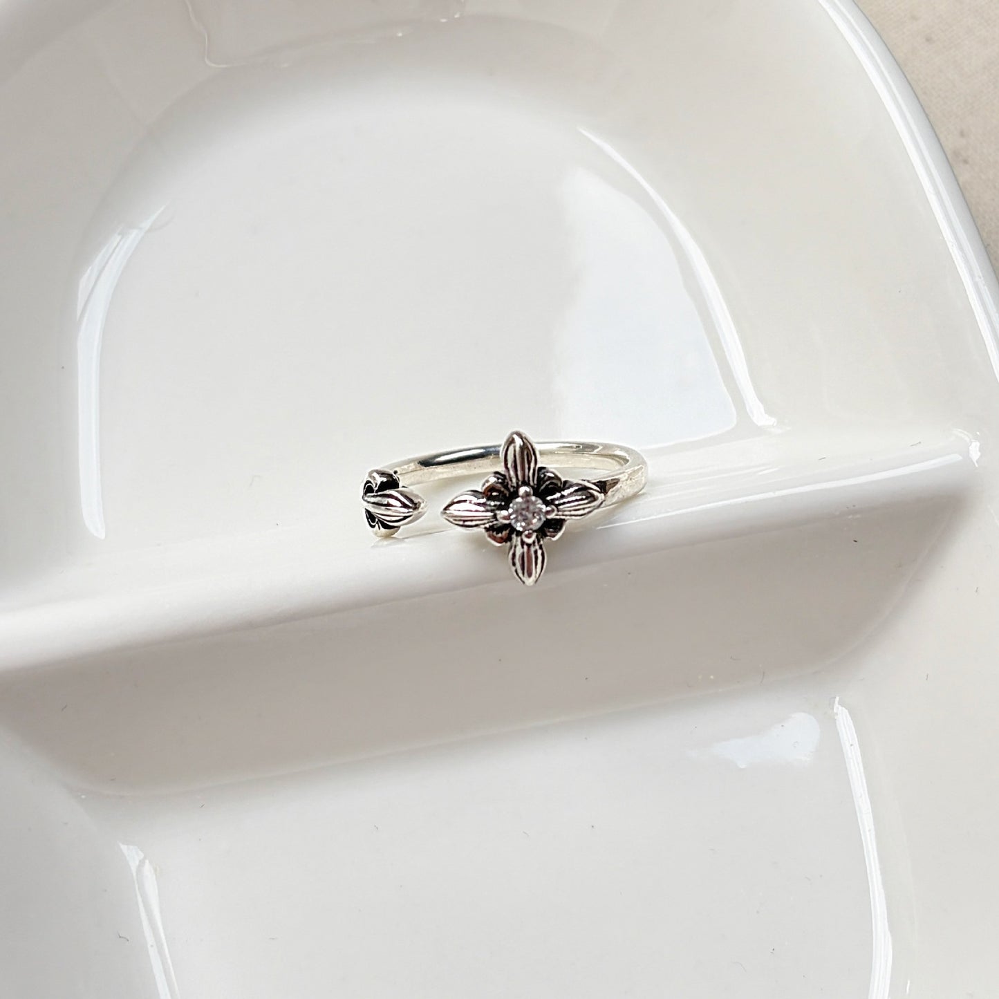 Retro Distressed Cross Open Ring For Women