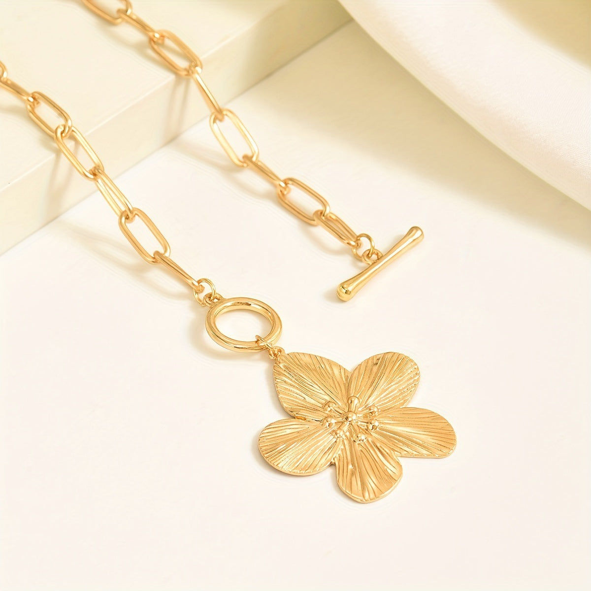 Retro Gold Stainless Steel Gold Flower Pendant Necklace